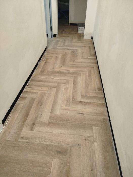 Установка плинтусов