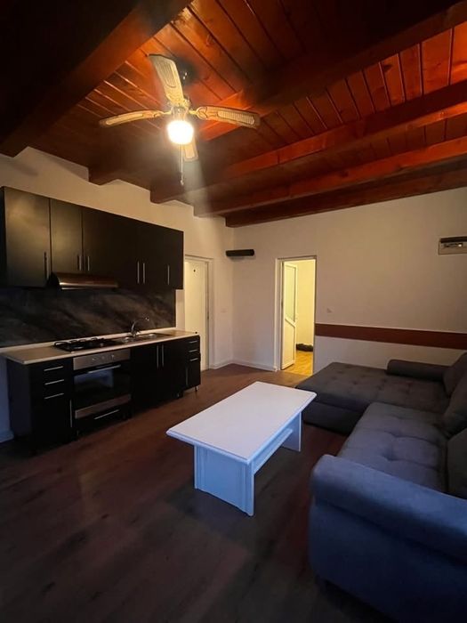 Inchiriez casa zona Firiza