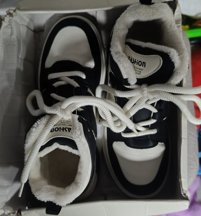 Кроссовки зима- осень