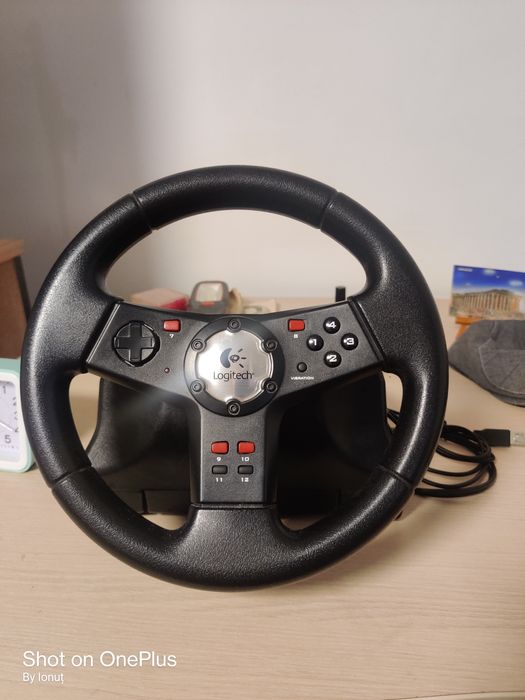 Volan consola gaming Logitech cu padele