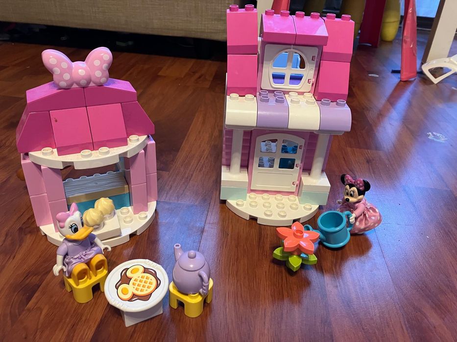 LEGO DUPLO Disney Minnie's House and Café 10942