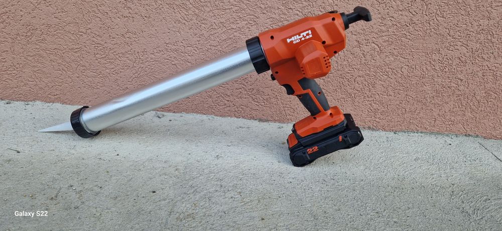 Hilti pistol de silicon pe acumularor