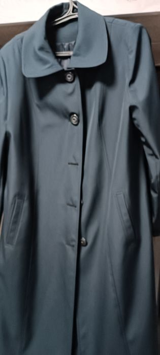 Плащ женский темно- синего цвета