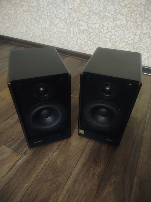 Продам колонки Microlab solo 5