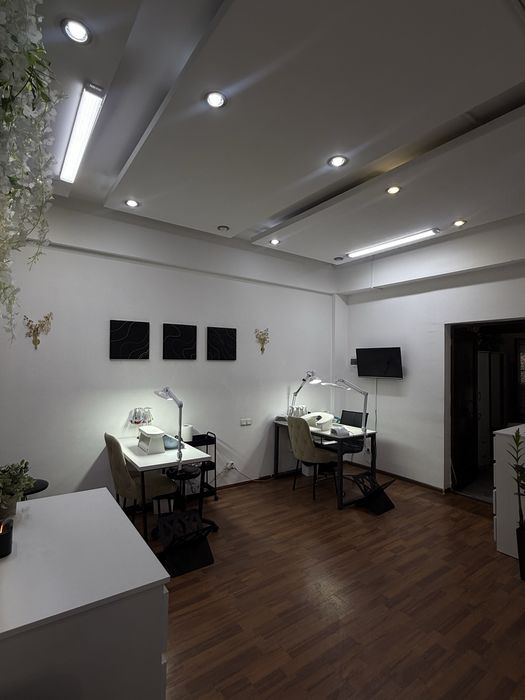 Маникюрный стол в аренду