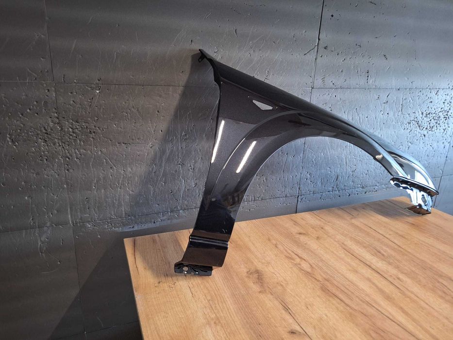 Aripa Fata Dreapta Ford Mondeo 2000-2007 (Black Panther (Negru))