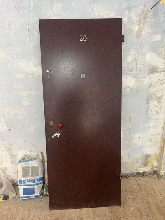 Продам дверь самовывоз