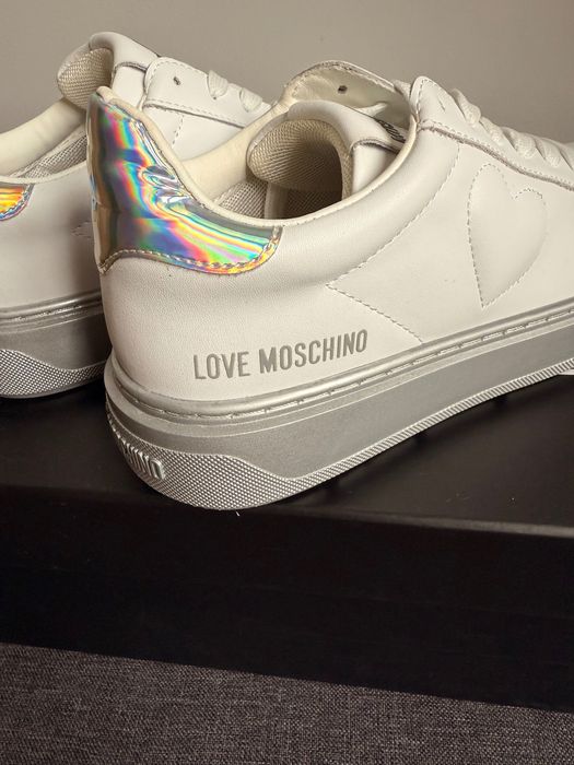 Кецове Love moschino