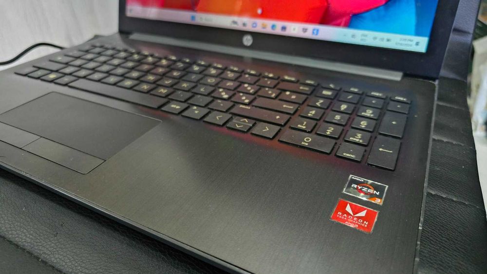 Лаптоп HP 15-db1062nl / AMD ryzen 3 / 8 RAM / SSD 128 +1TB HDD /