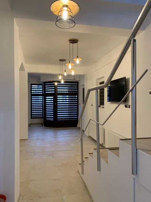 Imobil ultracentral constructie 2004 pretabil orice activitate