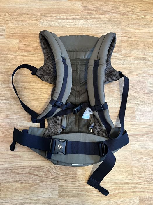 Marsupiu Ergobaby Omni 360 Cool Air Mesh, Khaki/Verde