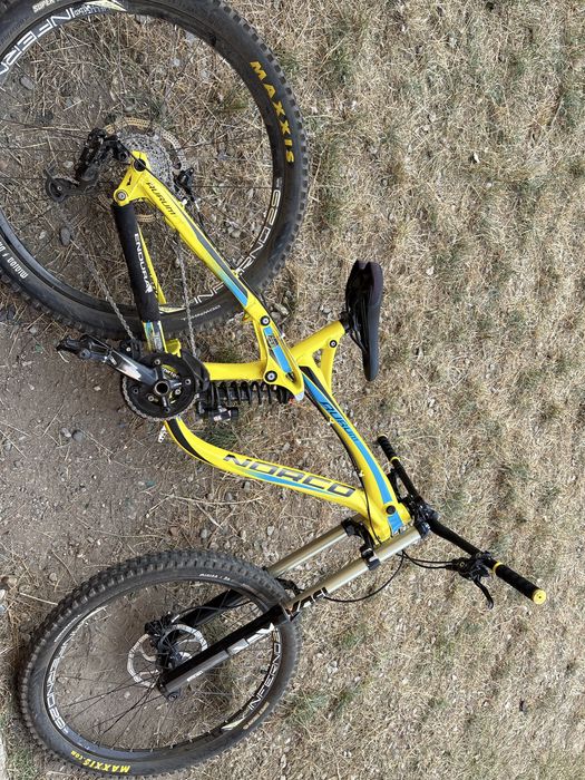 Bicicleta norco full suspention