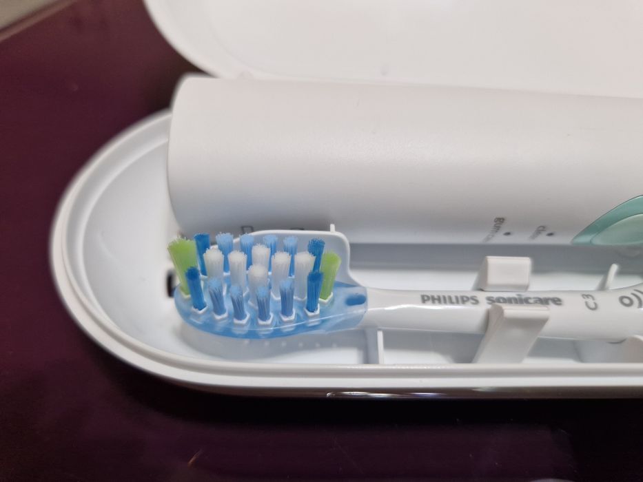 Електрическа четка