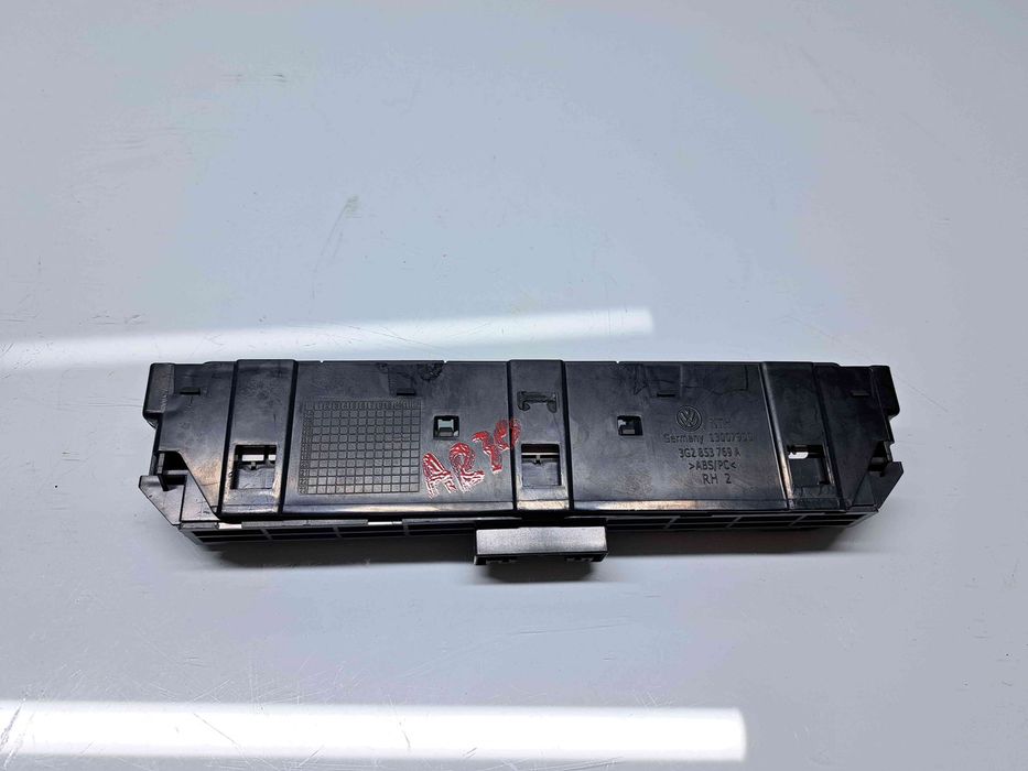 Butoane comenzi consola centrala Volkswagen Passat B8 Variant (3G5) [