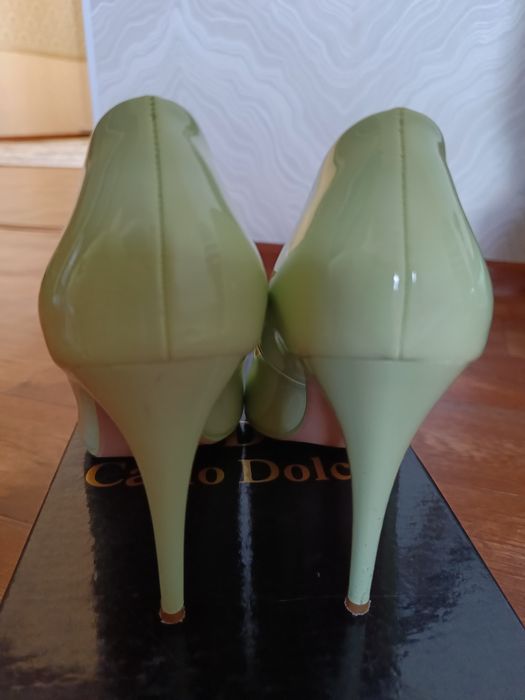 Туфли зеленого цвета