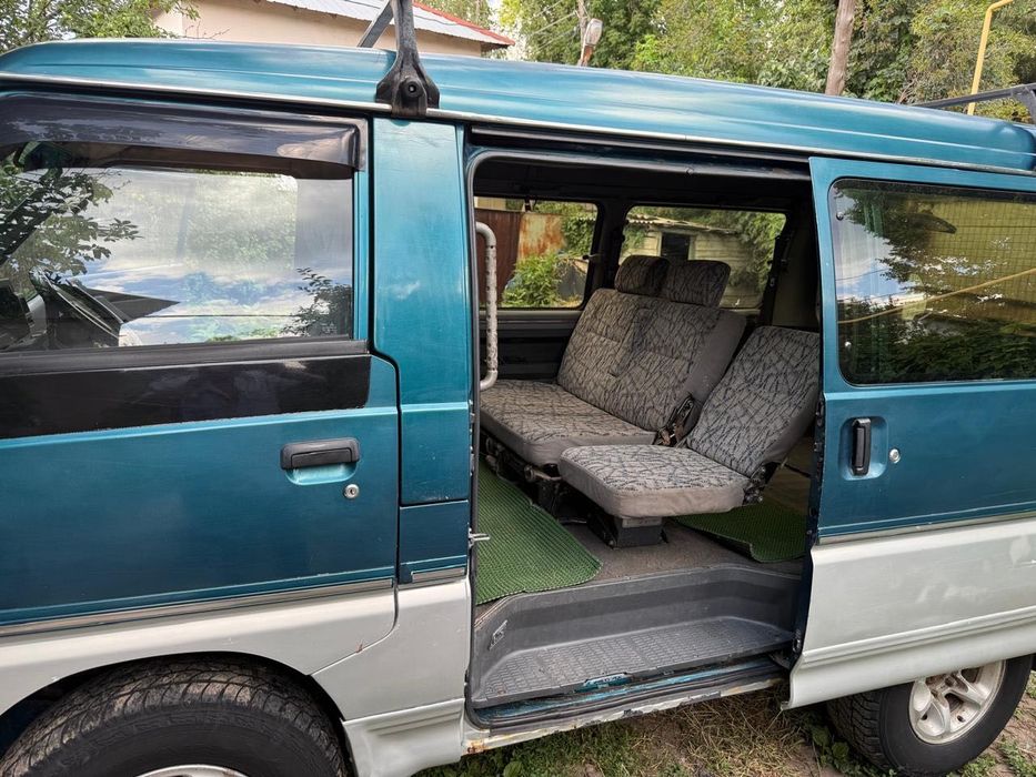 Продам минивэн Mitsubishi Delica