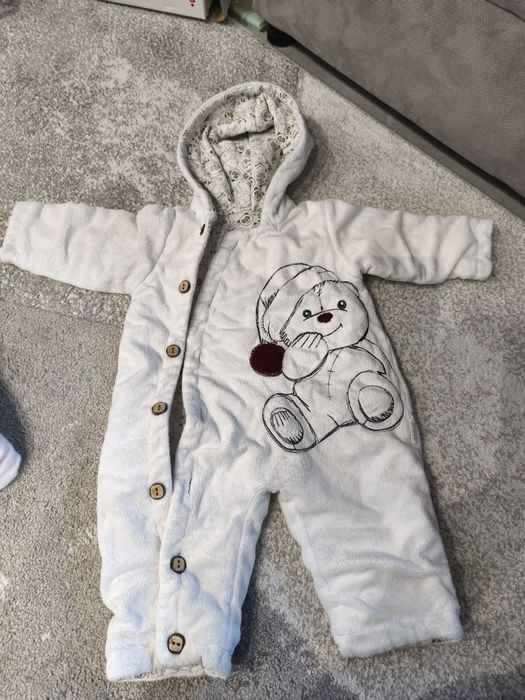 Бебешки гащеризончета и помпа за кърма