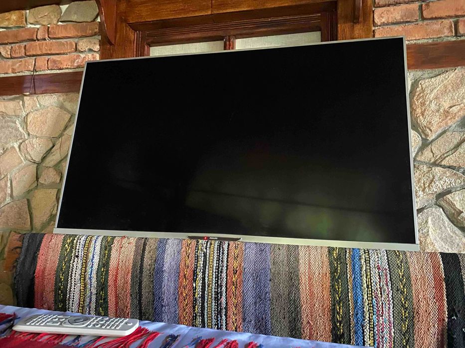 Продавам смарт телевизор Филипс 55 "
