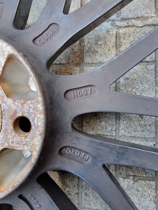 Продавам 4 броя джанти с гуми Alutec R20  5x112