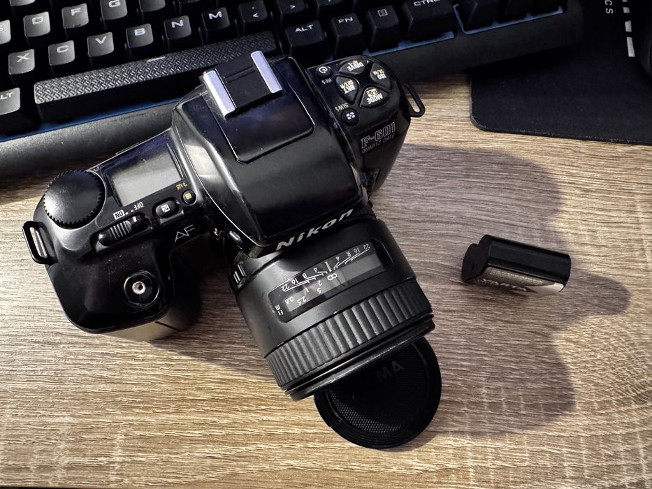 Nikon F-601 35mm + Sigma 28mm f/1.8 High-Speed Wide | Kit Analog Impecabil
