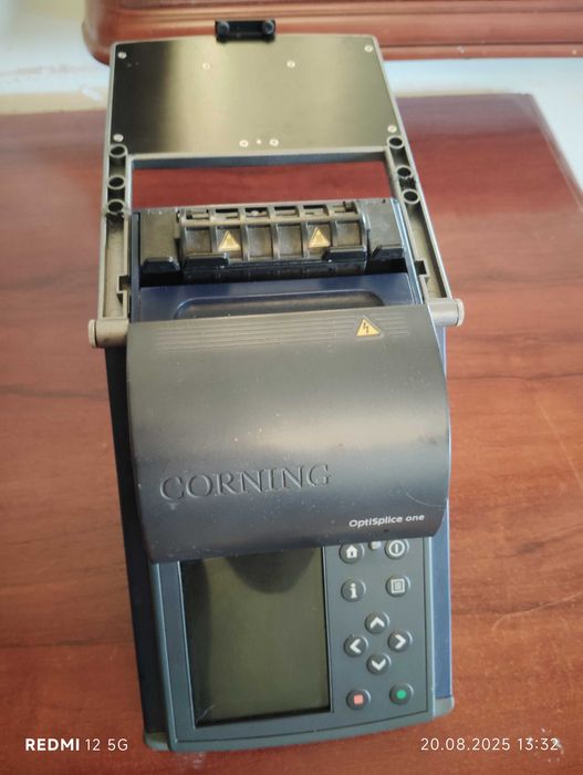 Aparat pentru sudat fibra optica