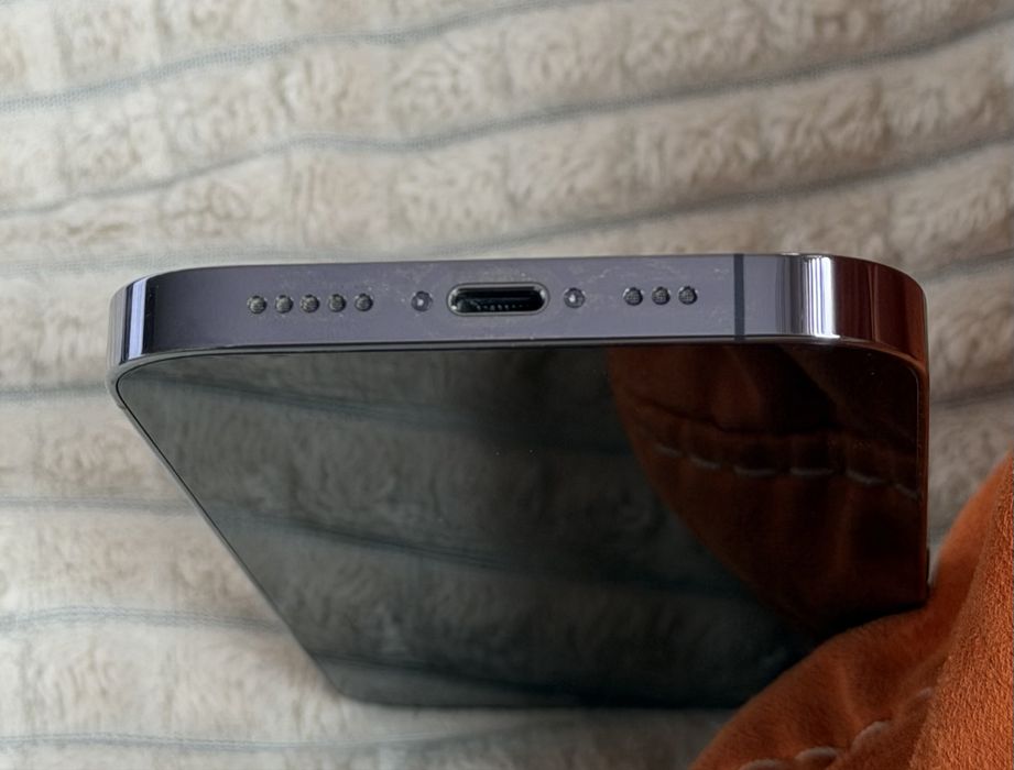 Iphone 14 PRO 1TB Deep Purple лилав с кейс Pitaka, Quadlock