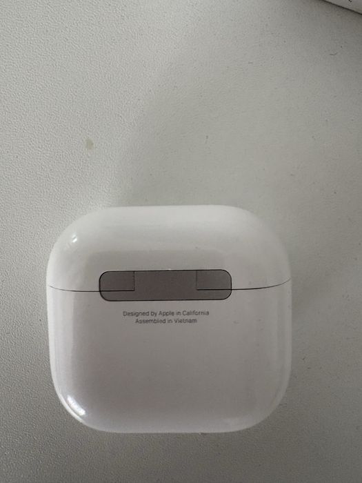 air pods 4(casca stanga+carcasa)