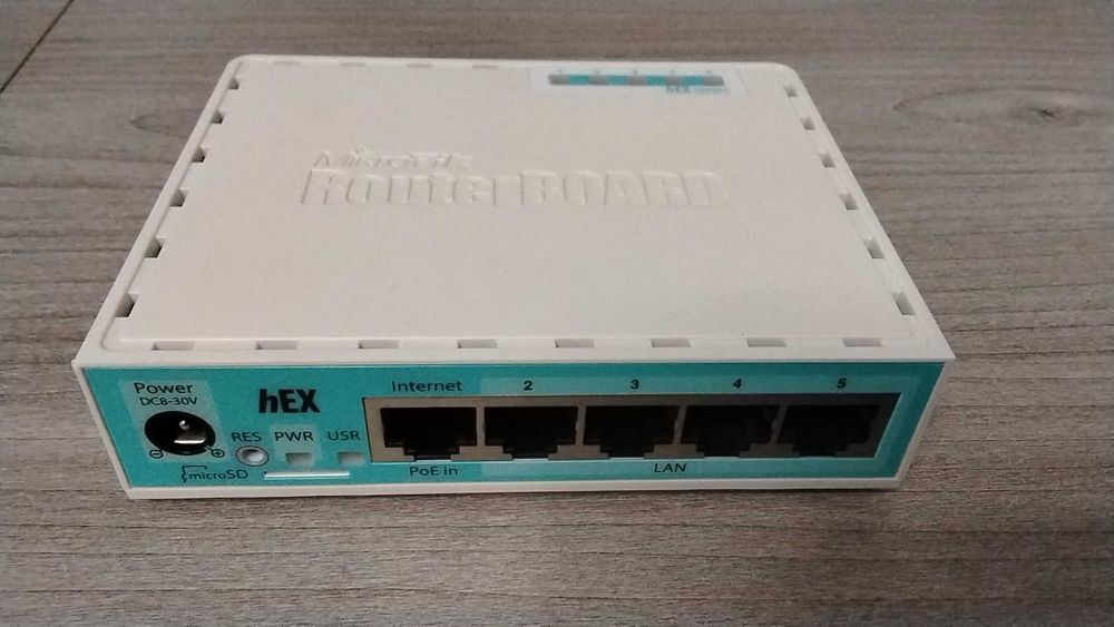 MikroTik hEX (модел RB750Gr3)