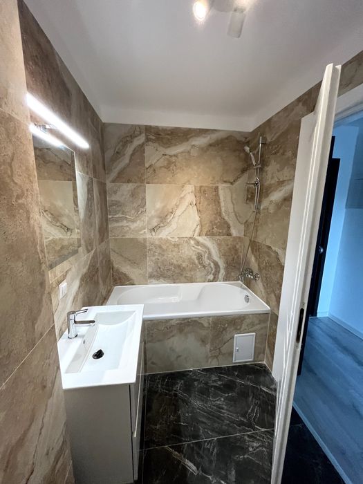 PF, închiriez Apartament 1 camera decomandat in completul Poitiers Towers.