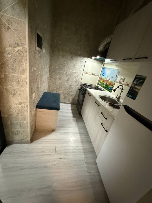 Сдаётся  1 комнатная квартира сергели 3 метро бекат.