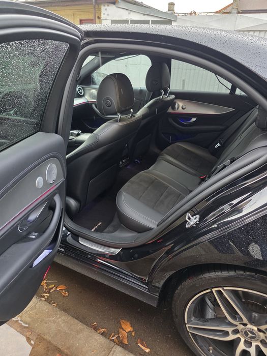 Mercedes E220d AMG pachet int/ext 30.000 eur