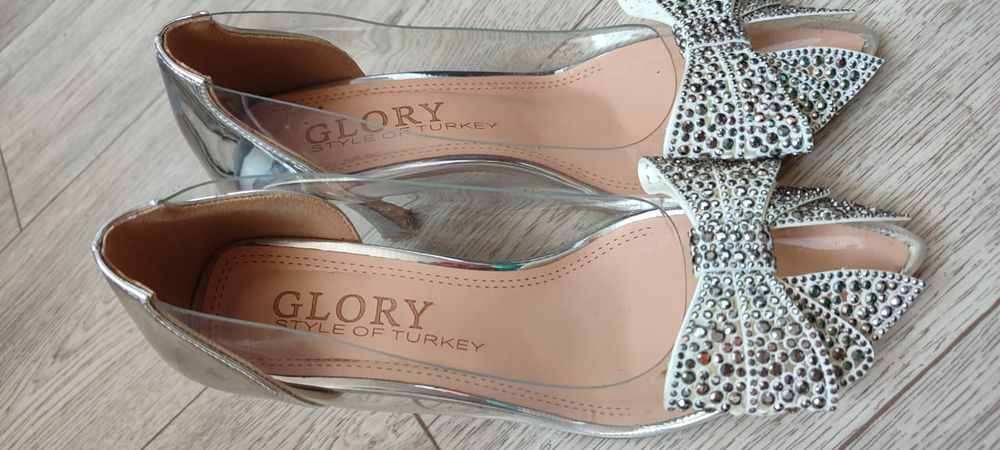 Продаеться туфли