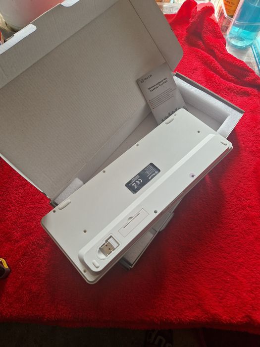 Tastatura noua - defectă din fabrica