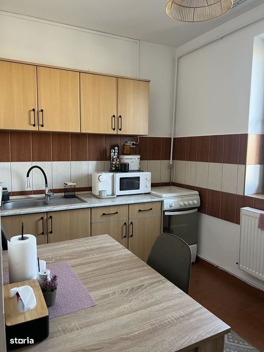 Garsonieră spațioasă cu balcon și loc de parcare în Arad