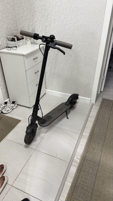 Продаю электросамокат Xiaomi