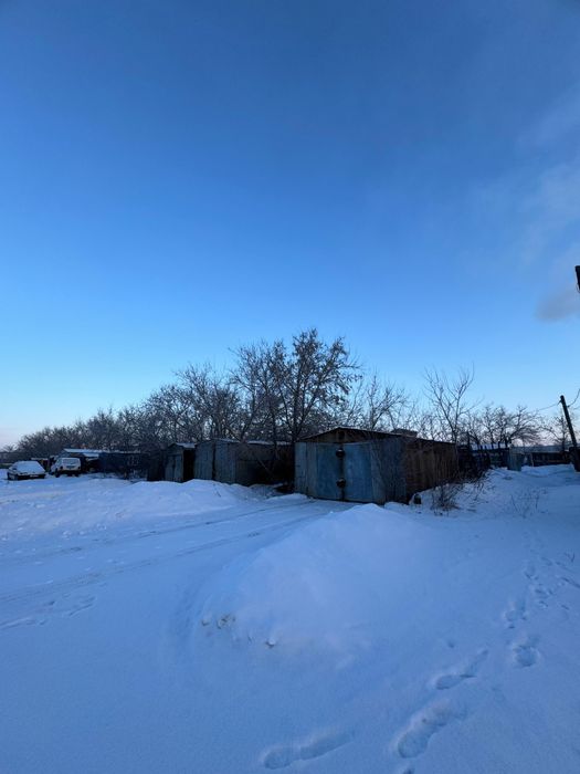 Продается гараж железный .