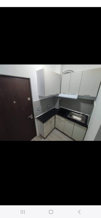 Închiriez garsoniera V. Aaron