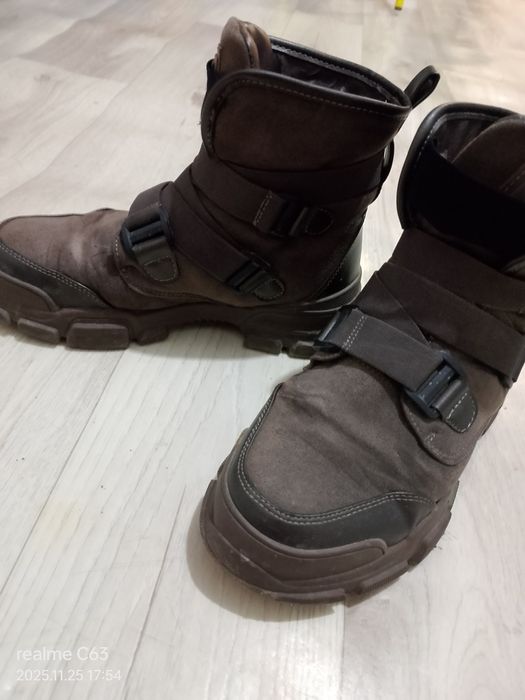 Срочно продам сапожки ботинки зима