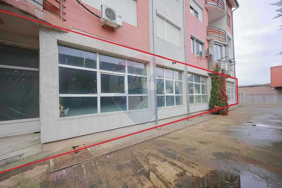 Spațiu comercial 498 mp de vânzare, str. Petru Maior, Sânmartin
