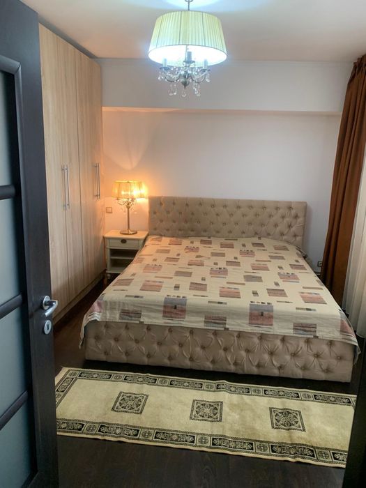 Vand apartament cu 3 camere