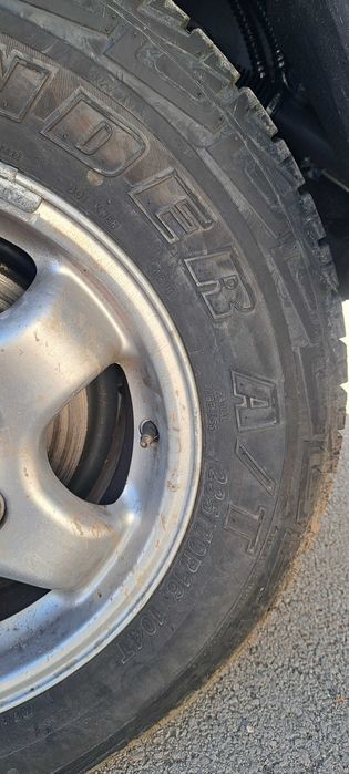 Гуми с джанти 235/70 R 16