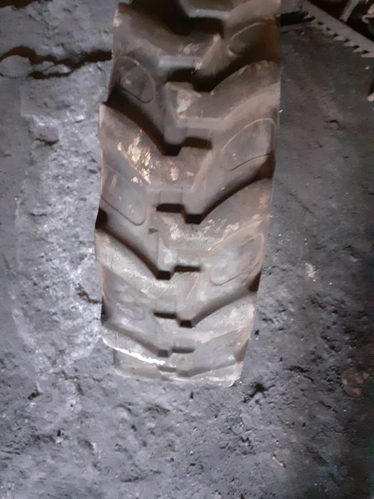 Покрышка HUACHI 10.5/80-18