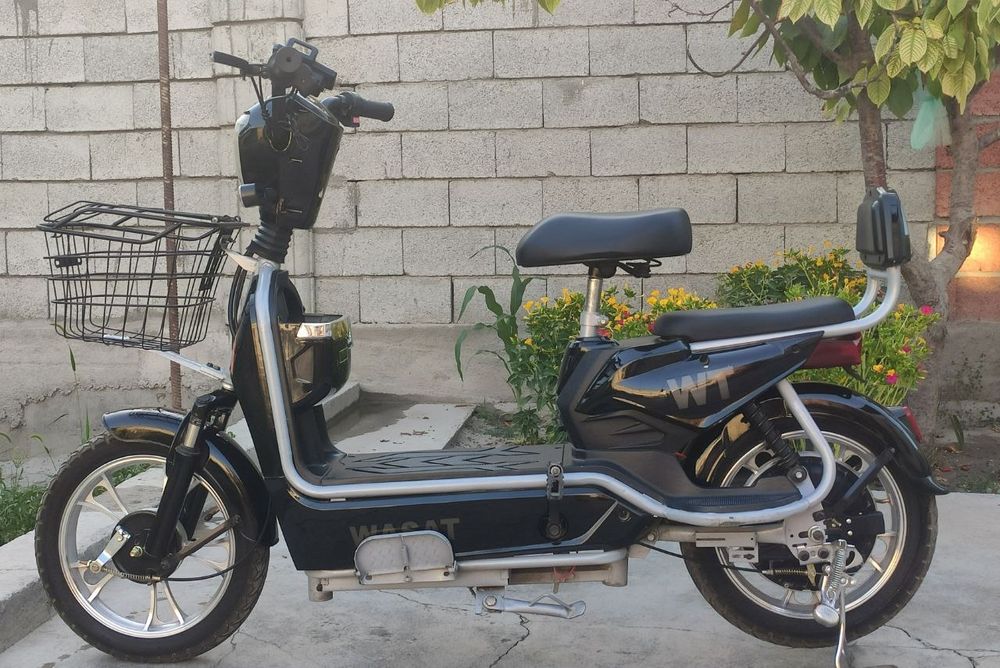 Vasat elektr skuteri