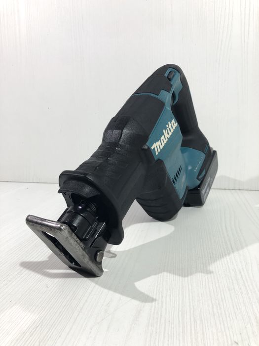 Fierăstrău sabie Makita DJR 188