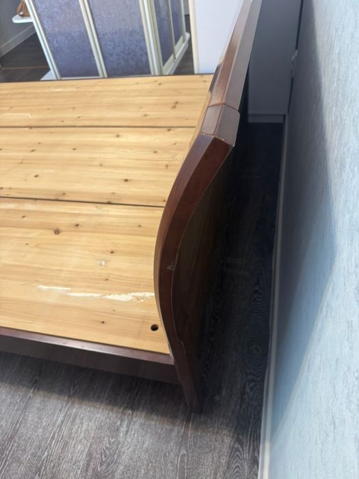 Кровать двуспальная