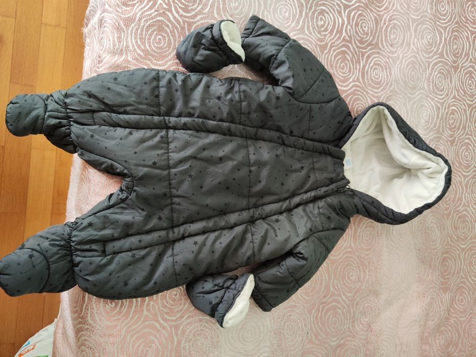 Космонавт за бебето