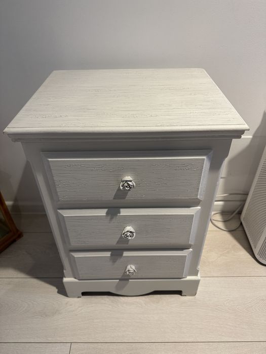 Set 2 noptiere din lemn alb cu patina gri 40 cm x 34 cm x 59h