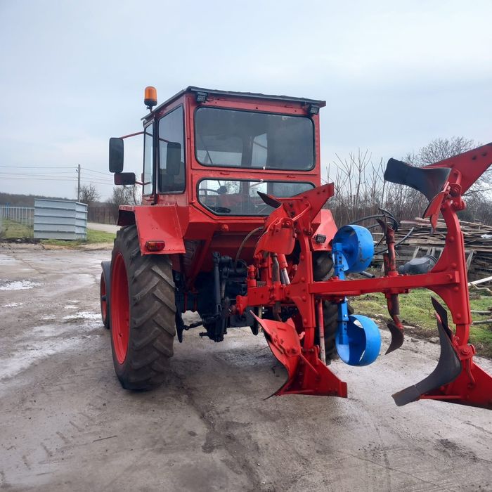 Se vinde tractor u 650