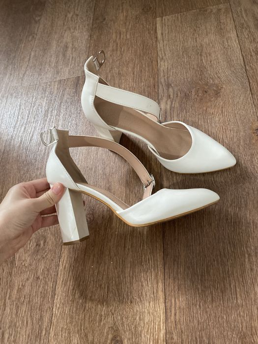 Туфли белый 38 размер