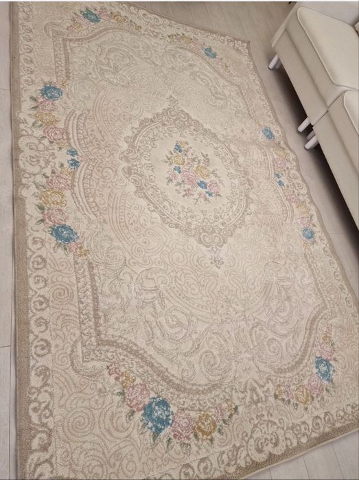 Продам ковёр в отличном состоянии